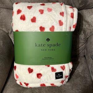 NWT Kate Spade Red & Pink Hearts Fleece King Blanket 112 in X 92…
